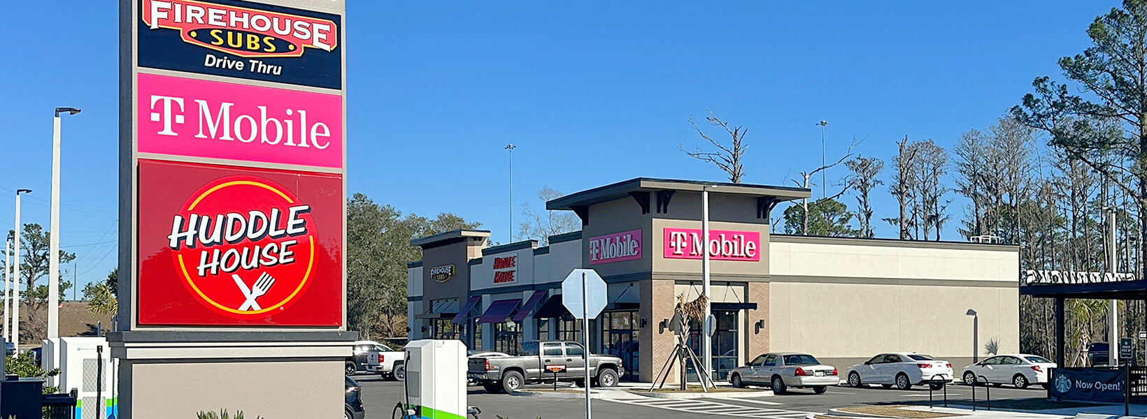 Exterior of Suwannee Crossings Plaza